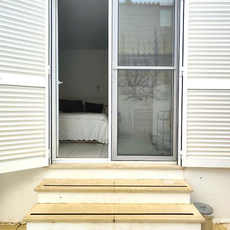 Moradia Geminada V0 - Localizacao Central - Privada Quarteira Exteriör bild