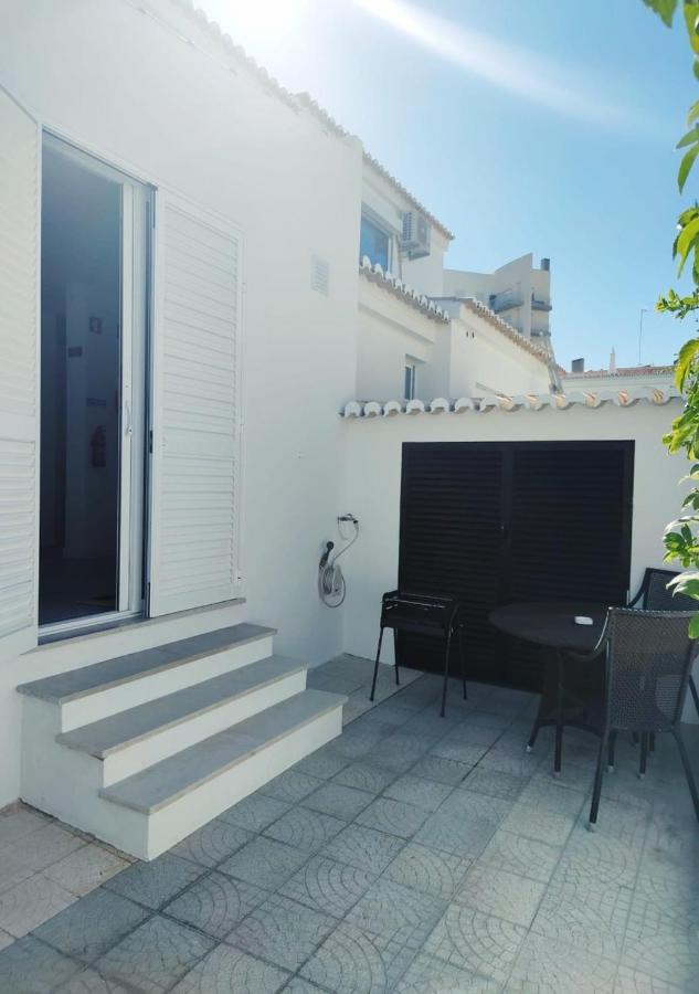 Moradia Geminada V0 - Localizacao Central - Privada Quarteira Exteriör bild